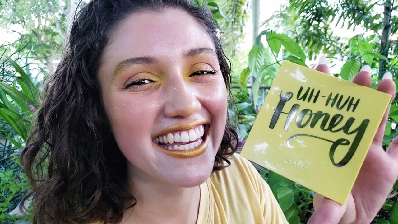 ASMR Playful Makeup 🐝☀️🍯 | Uh Huh Honey + Outdoors + Winnie the Pooh? 🐻