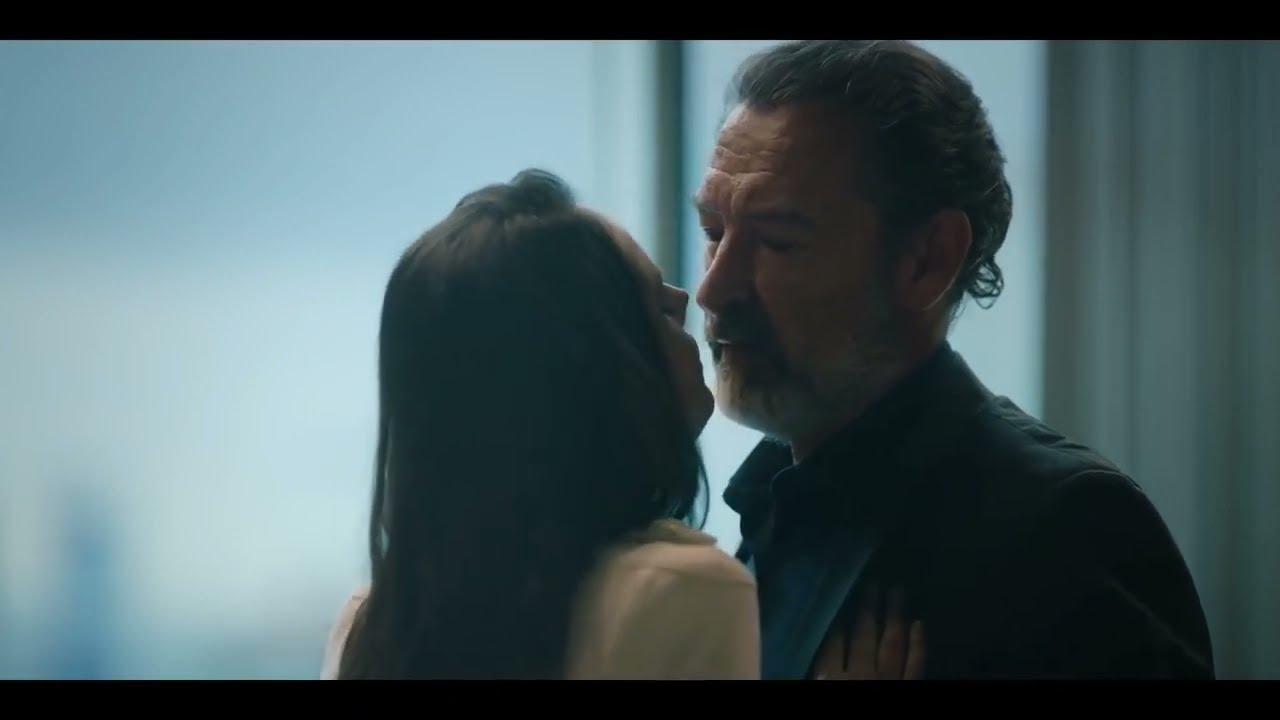 Who Killed Sara? | Kiss Scene fiery boy and girl | Sofia and Cesar