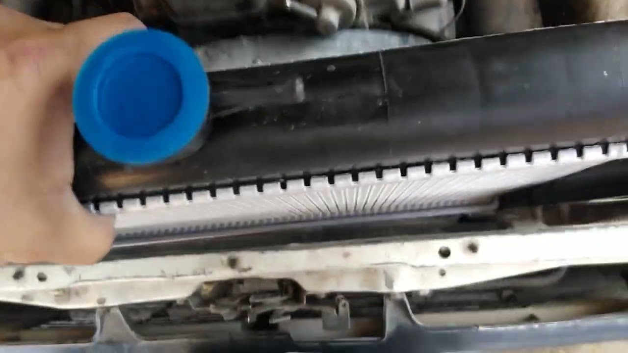Cambio de Radiador Toyota Pick Up 1987 4x4.