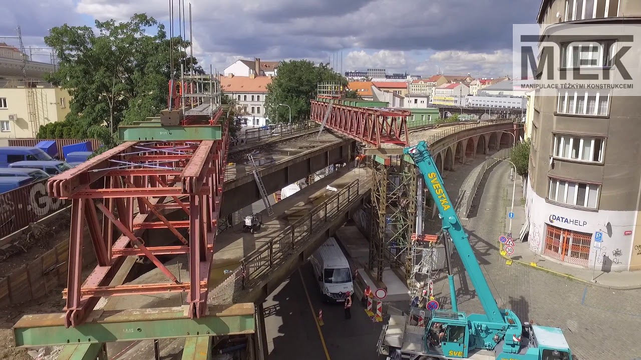 Negrelliho viadukt - zvedání mostu u ÚAN Florenc