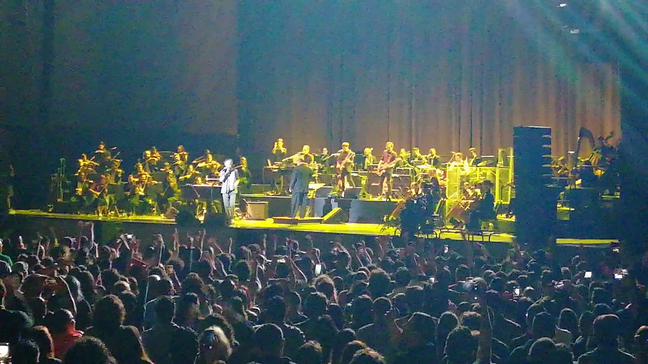 Fito Paez con la Orquesta Filarmónica de CR - 'Dar es dar/Mariposa tecknicolor' (2019))