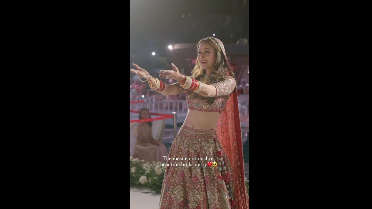 Check out Bride Arhana's mesmerizing bridal entry on Teri Ore!