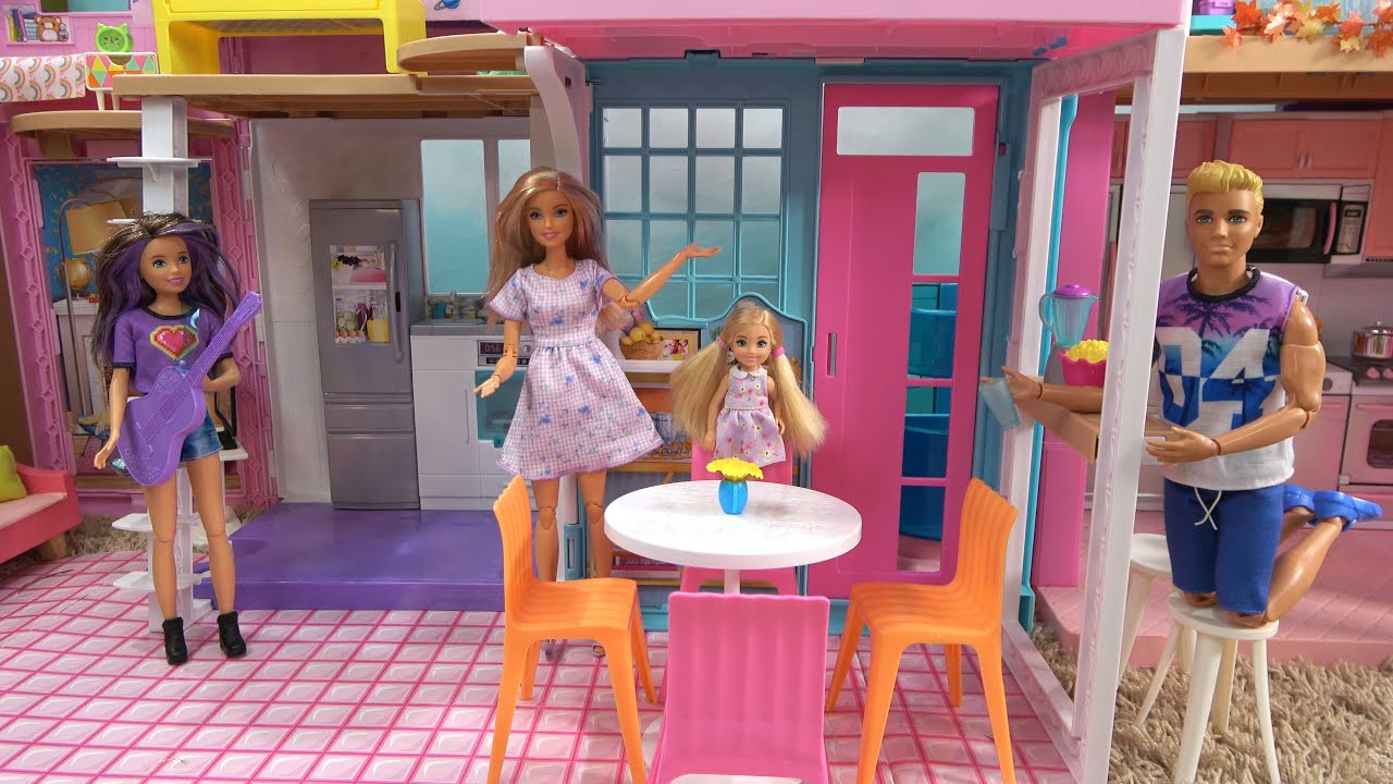 New Barbie House for Skipper: Barbie and Ken in Barbie Dream House w Barbie Sister Chelsea and Baby