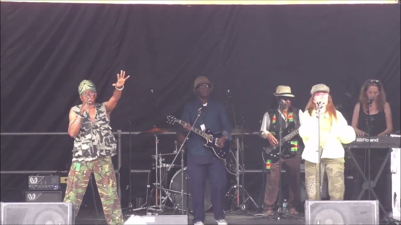 PLAY REGGAE MUSIC OVER AND OVER