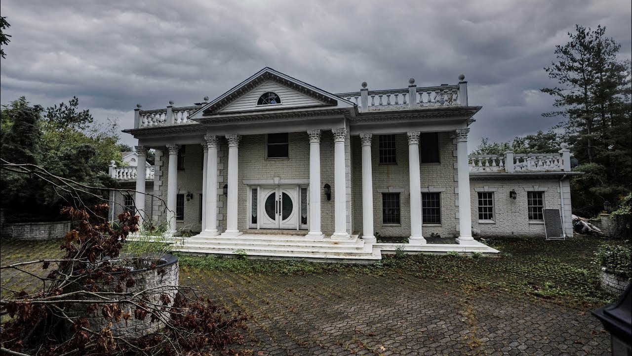 Inside The Gotti's ABANDONED Multi Million Dollar Mansion | John Gotti's Cars Left Behind