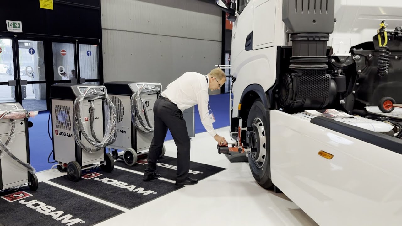 JOSAM i-track II demo at Autopromotec 2022