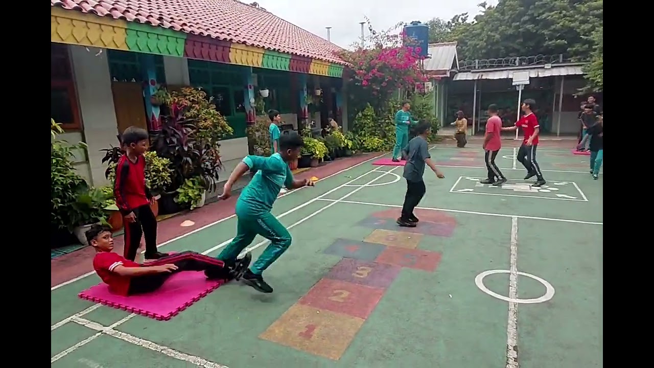 “Permainan Kue TART"