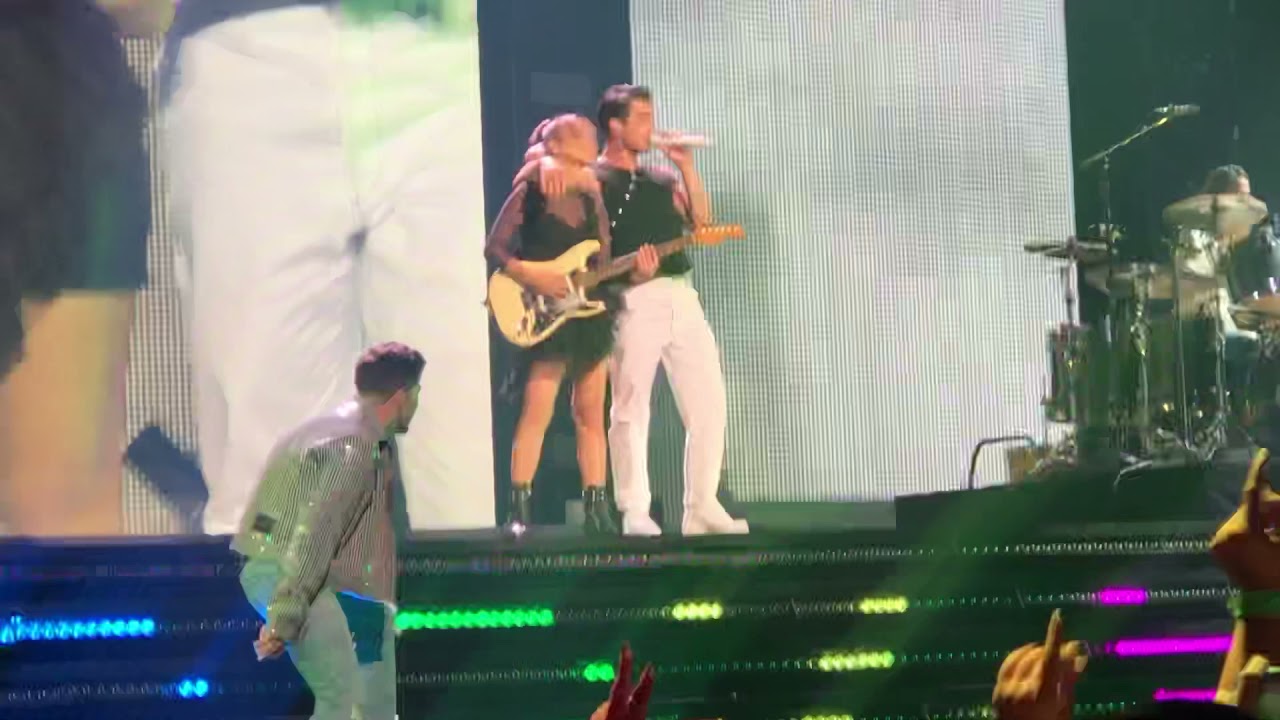 Cake By The Ocean - DNCE - Jonas Brothers - Las Vegas - Remember This Tour