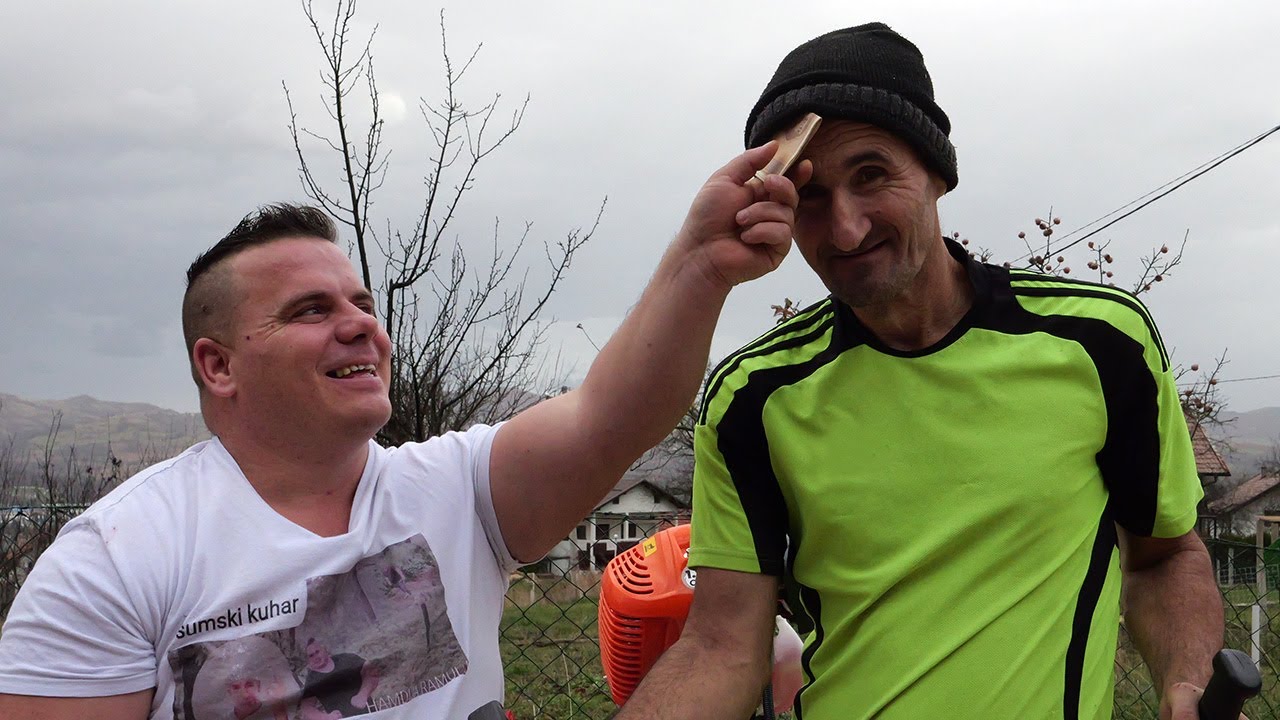 Ranko dobio motorku i trimer, Hamdija uručio novac