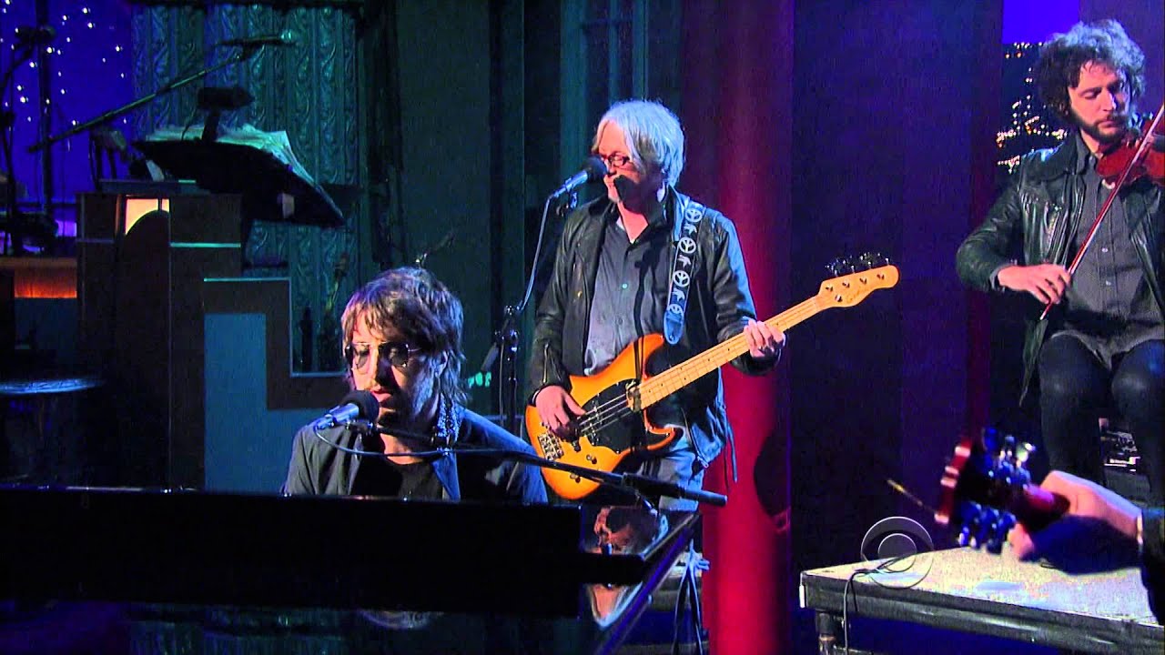 Joseph Arthur w/ Mike Mills and Peter Buck - Walk On The Wild Side David Letterman 04 03 2014