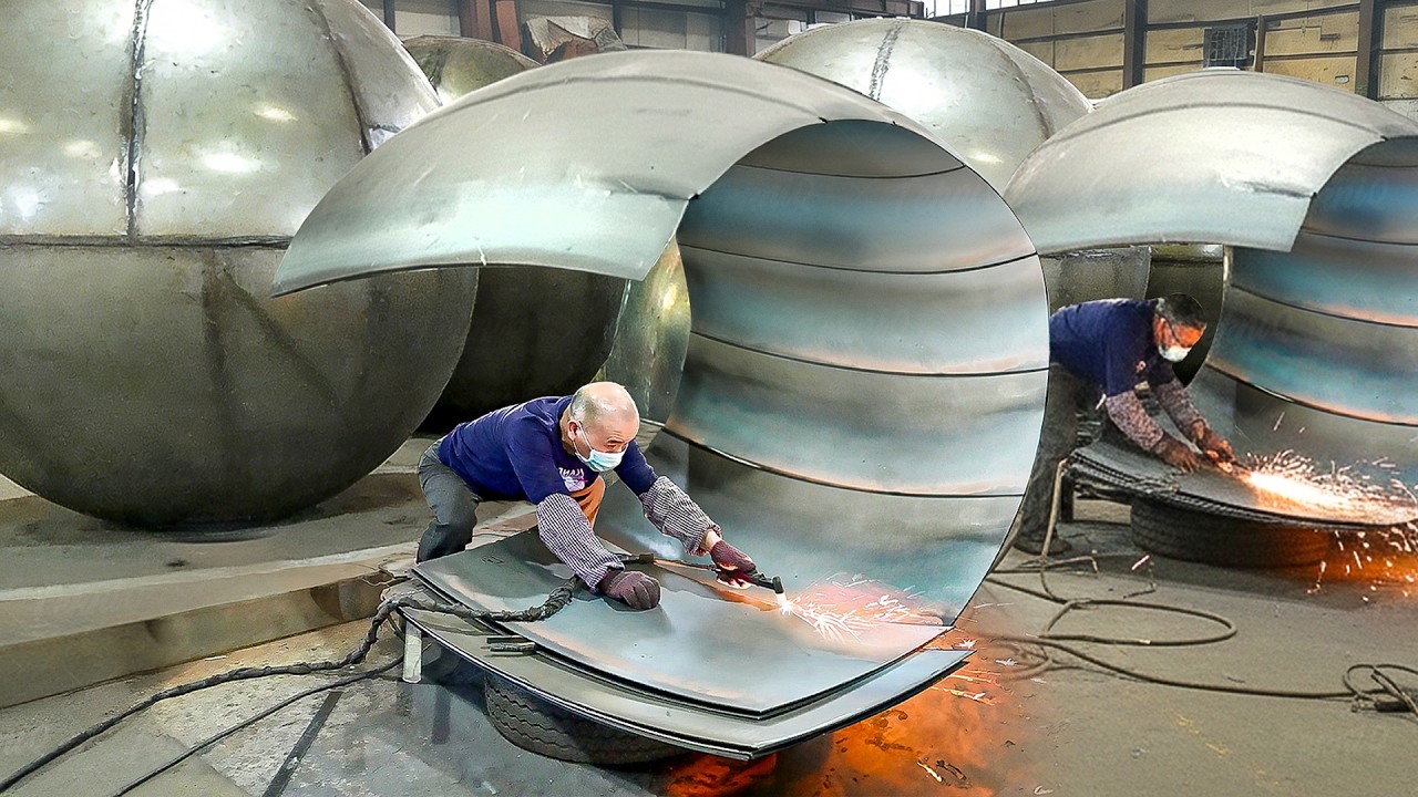 China’s Genius Process to Build Gigantic Steel Spheres From Scratch