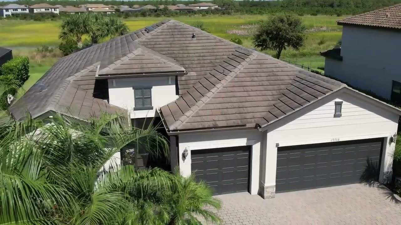 Luxury Home Under $1,000,000 in Estero, Florida