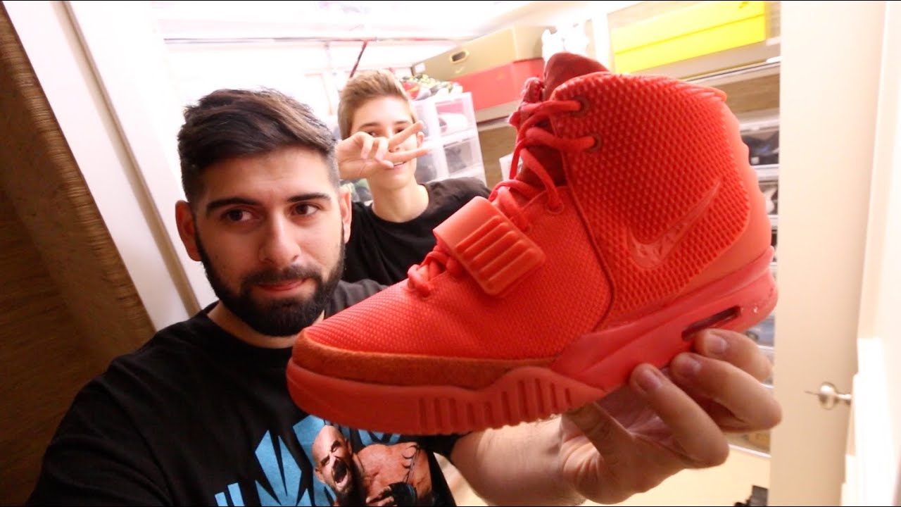 HE SOLD ME HIS YEEZY RED OCTOBERS!!
