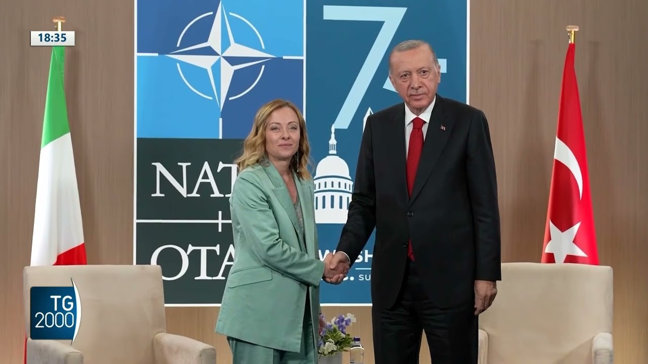 Meloni telefona a Erdogan. Tajani: “Ambasciate italiane restano attive”
