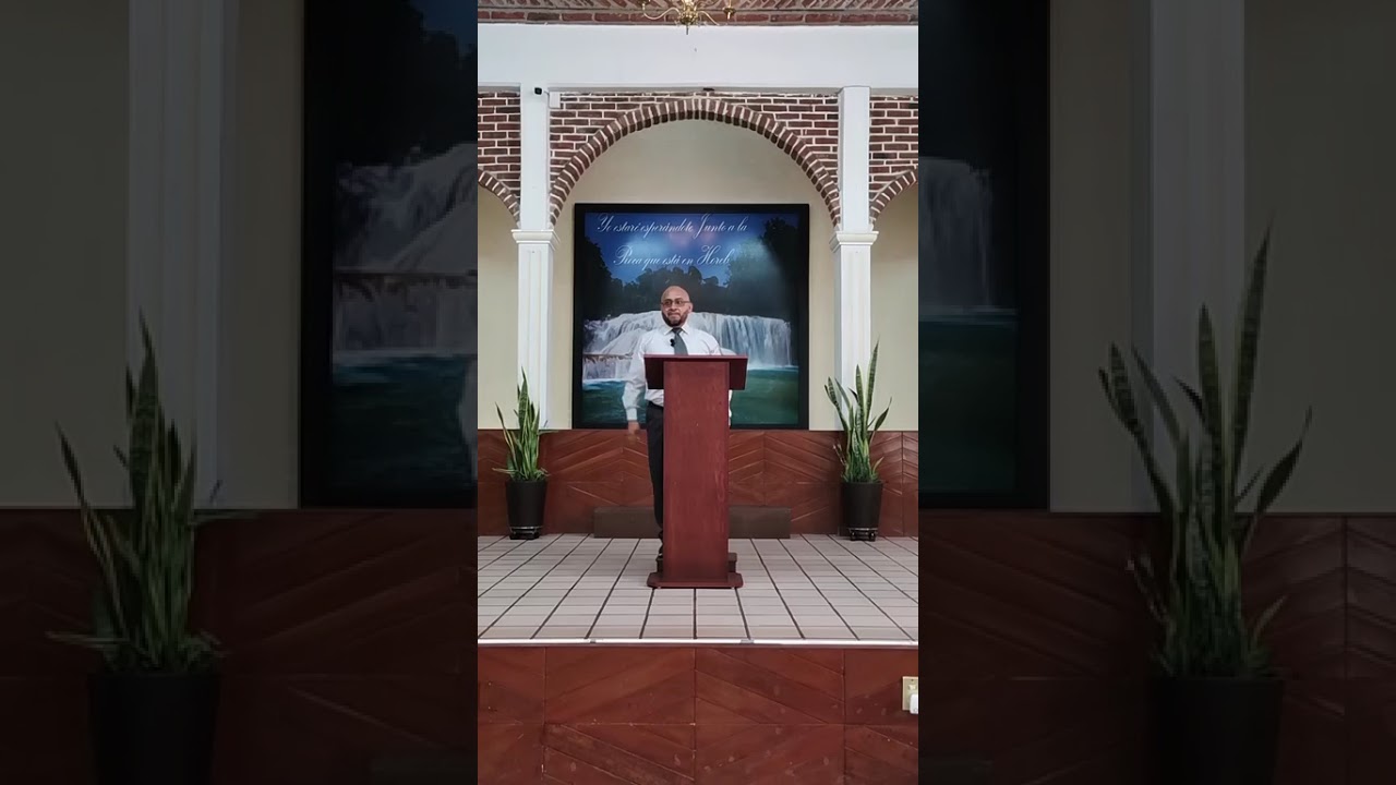 A través de la Oscuridad.