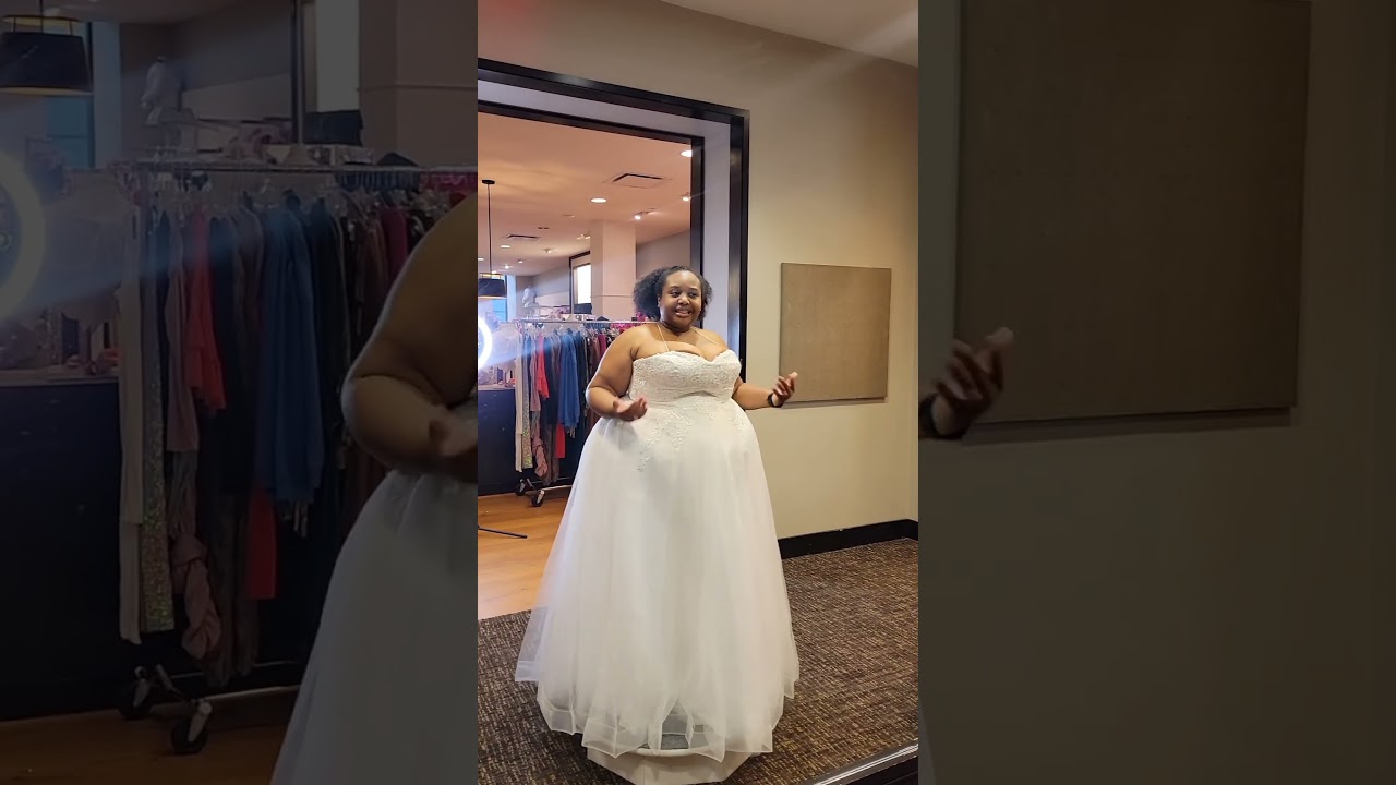 Примерка свадебного платья для фигуры типа &laquo;груша&raquo;. #plussizeweddingdress