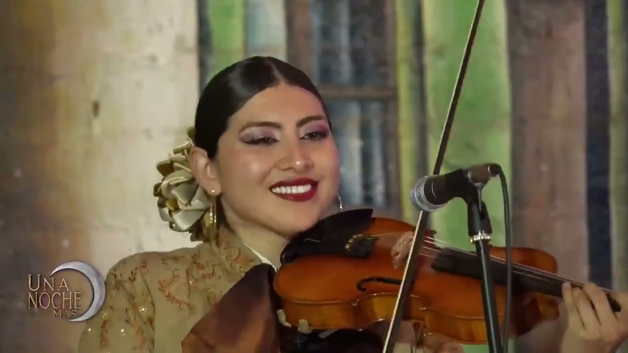 COLOR ESPERANZA - MARIACHI FEMENIL INNOVACIÓN MEXICANA