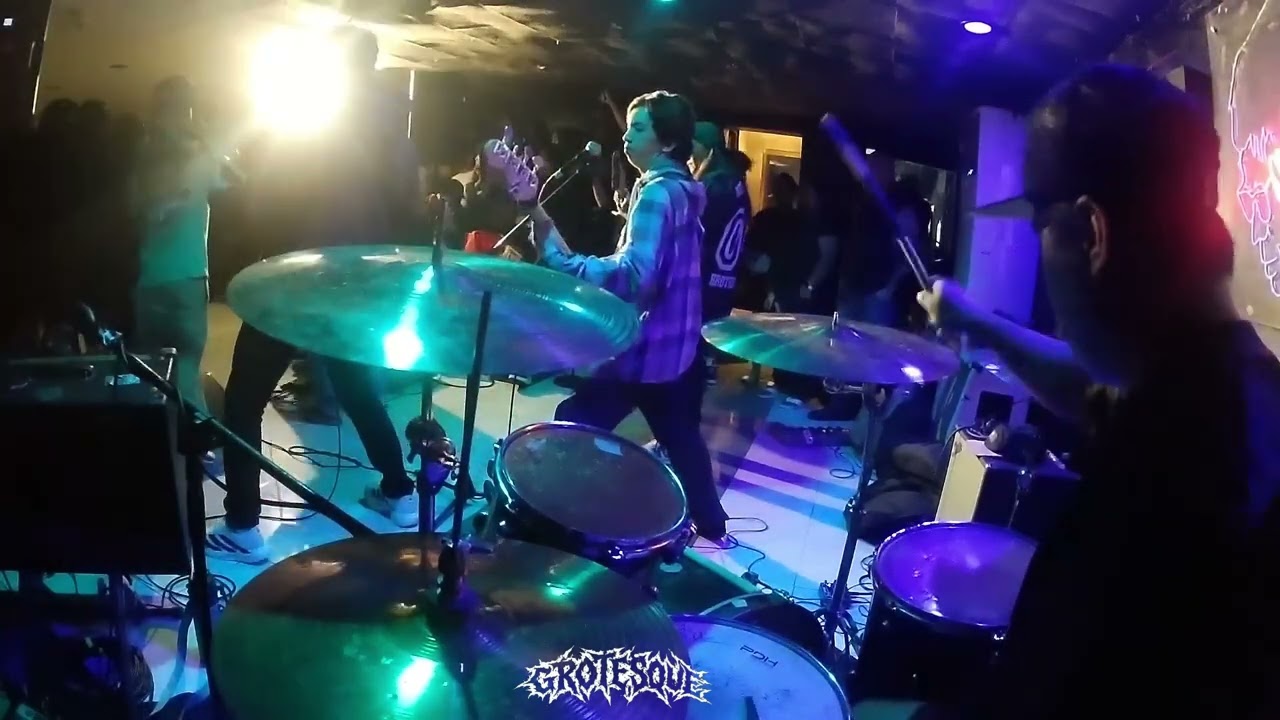 𝙶𝚁𝙾𝚃𝙴𝚂𝚀𝚄𝙴 full set (drumcam) Live at 1729 x ATFS 1412 Straight hate! Mow's Bar, QC 02•22•26.