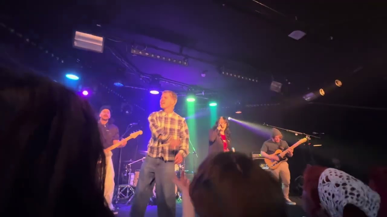 Teenage Joans/Between You & Me - 1800-PAINLESS -Prince Bandroom, Melbourne, AUS - LIVE- 16 August 24