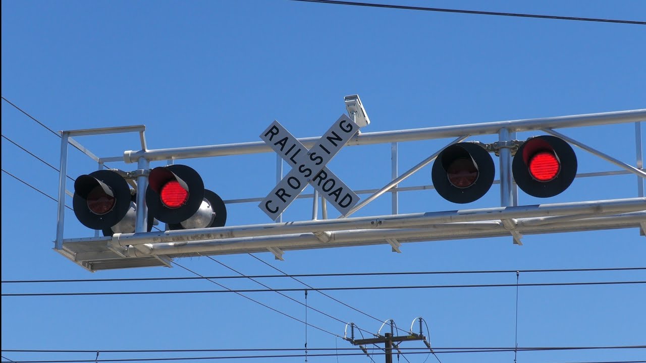 New Bell Sequence - Meadowview Rd. Railroad Crossing (Sacramento CA) Both Angles)
