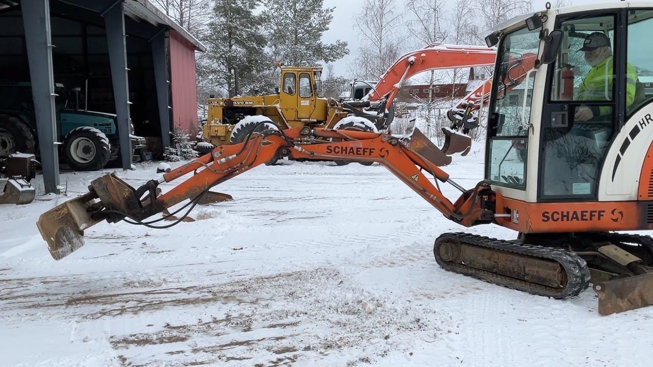 Köp Grävmaskin Schaeff HR12 på Klaravik