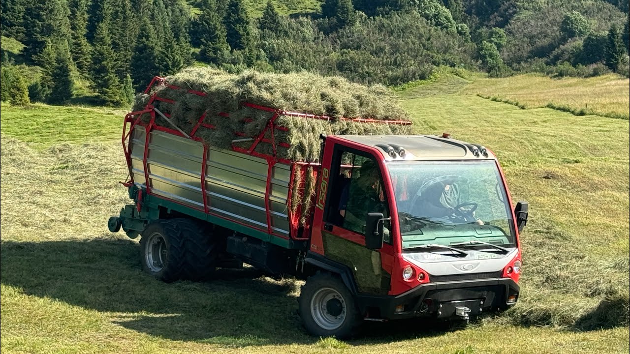 Almarbeit in Südtirol: Caron CTS 110 und Rasant 1203 Metrac in Aktion