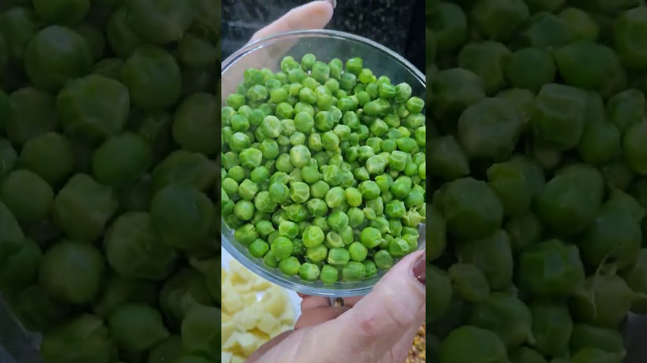 @tzfoodandlife Mera Vlog: Green Poori with Aloo Matar Sabzi..Aunty's Family Lunch