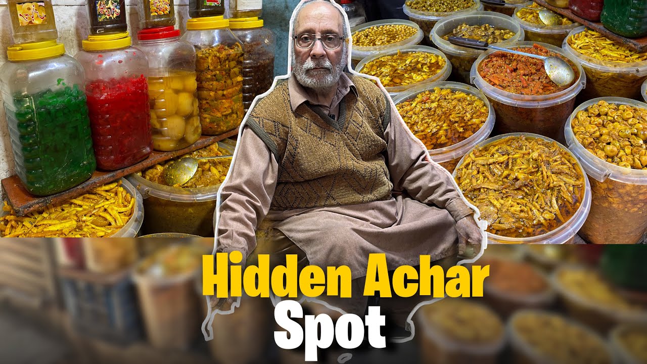 EXPLORING HIDDEN ACHAR SHOP IN LAHORE | LAHORE KI PURANI ACHAR KI DUKAN | PAKISTANI STREET FOOD VLOG