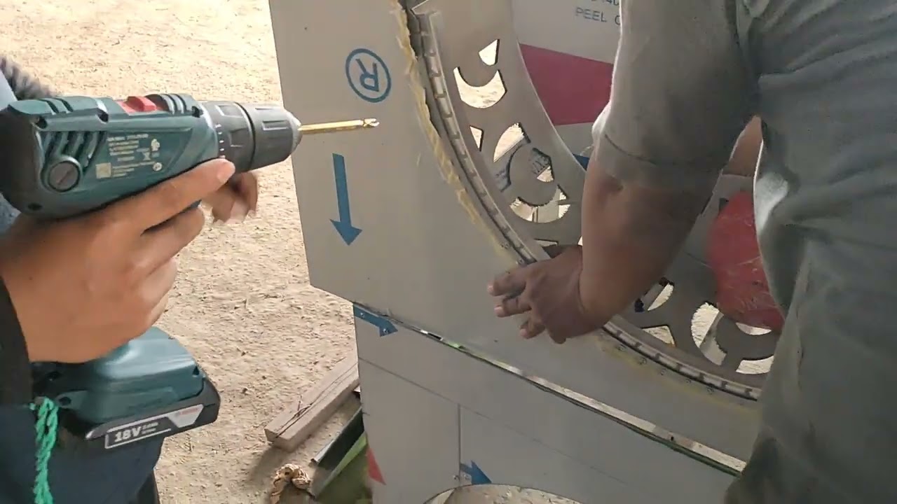 Pemasangan stiffener pada acp lengkung