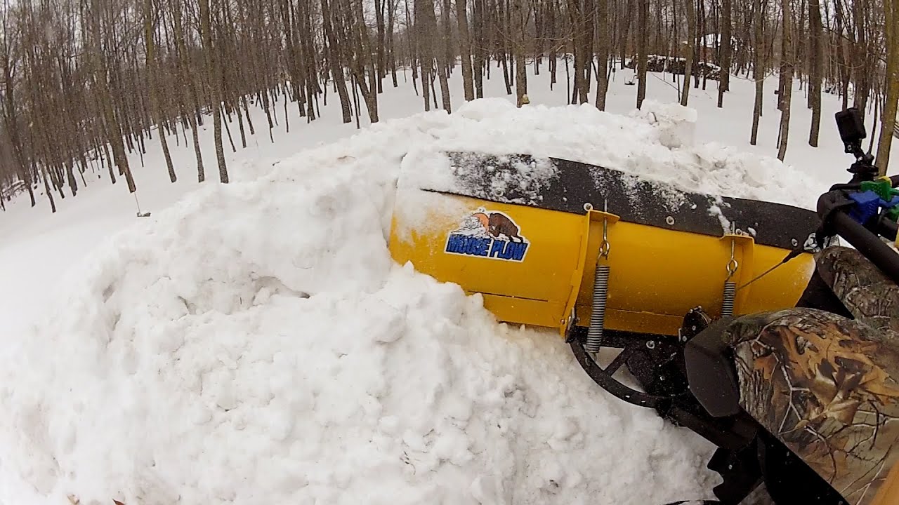 Yamaha Grizzly 700 Plowing