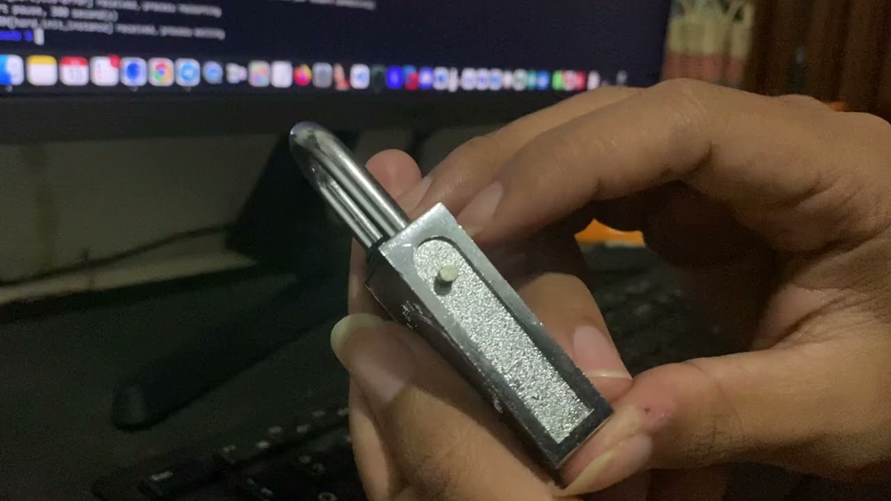 How to open a magnetic padlock without key