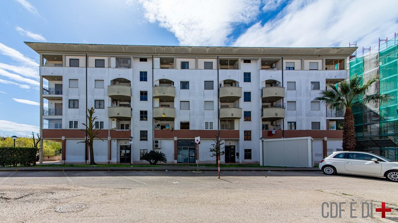 Visita dell'immobile | Nettuno (RM), Italy | Appartamento al primo piano con soffitta e posto auto