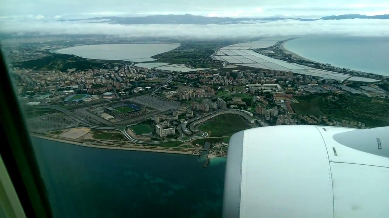 Ryanair landing in cagliari