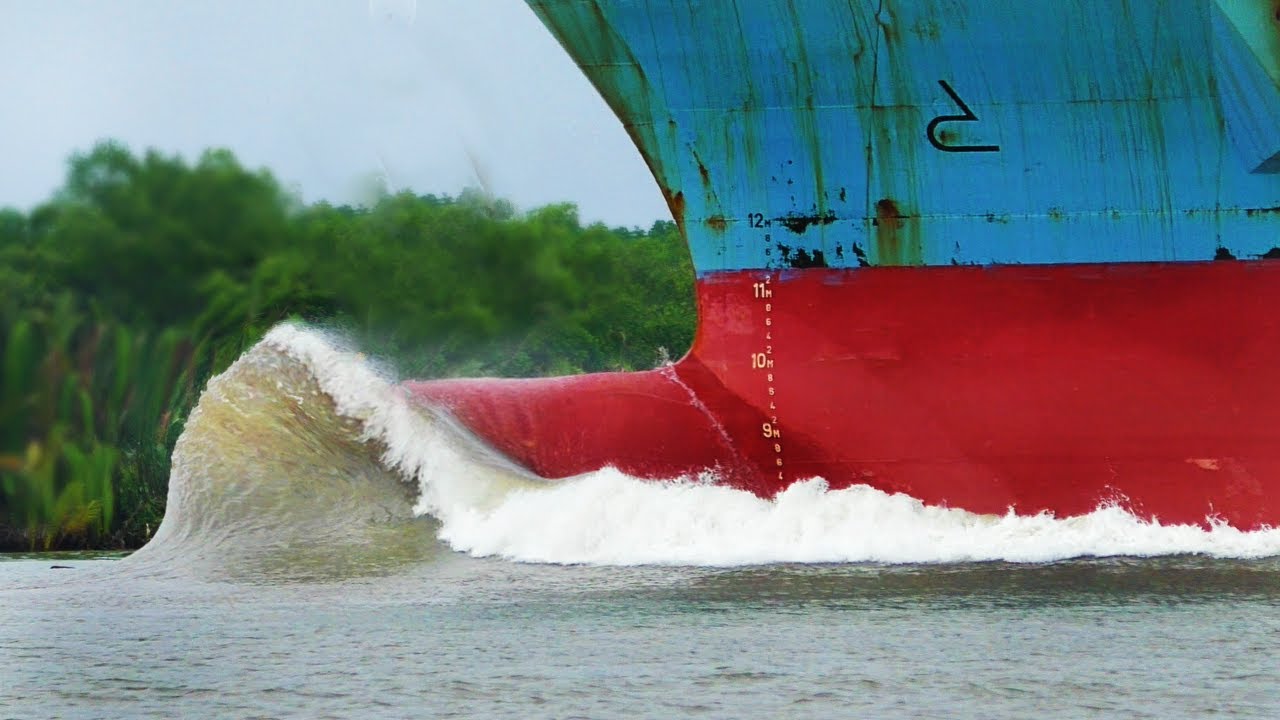 Top KNOT of a POWERFUL Maersk Container Ship #shipspotting