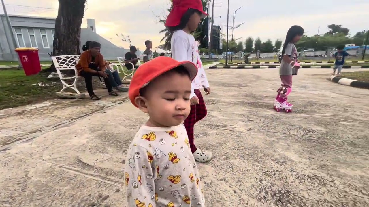Ngabuburit sore di taman literasi mamuju