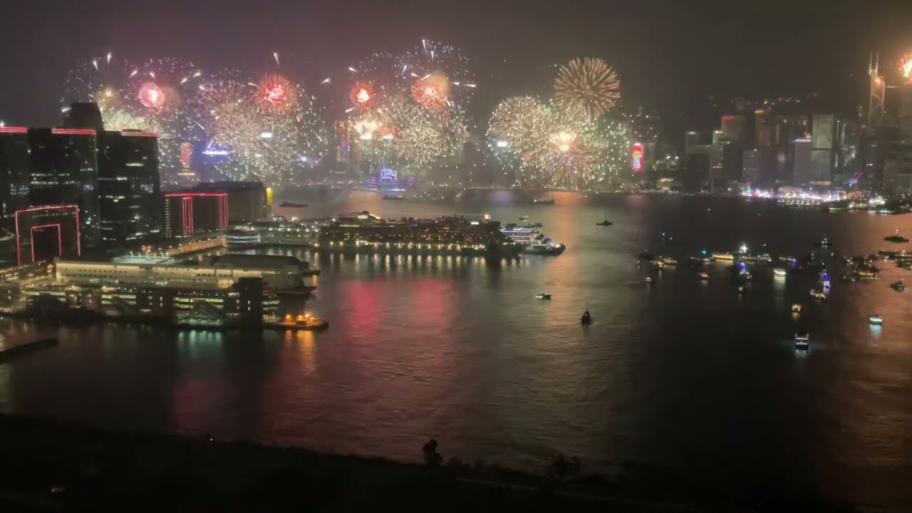 2024 Hong Kong New Year Fireworks Display | 2024 香港新年維港煙火 | New Year's Eve Fireworks