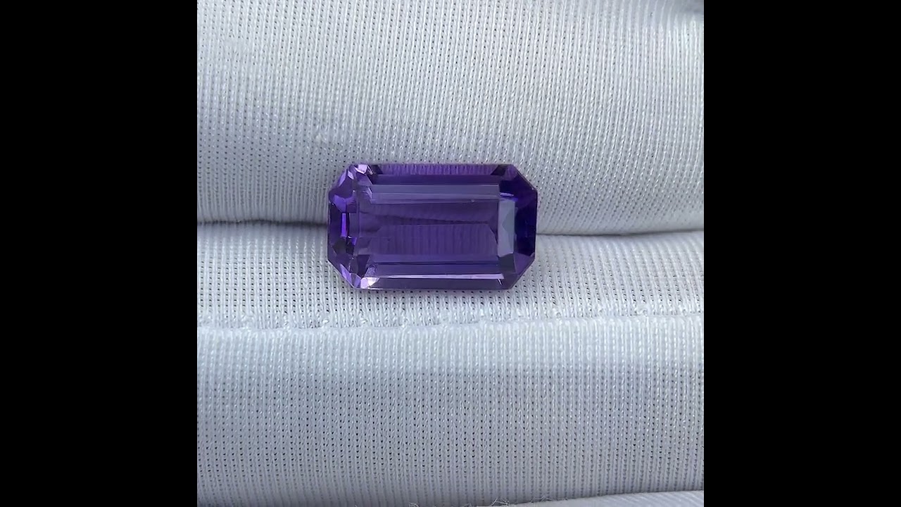 22647