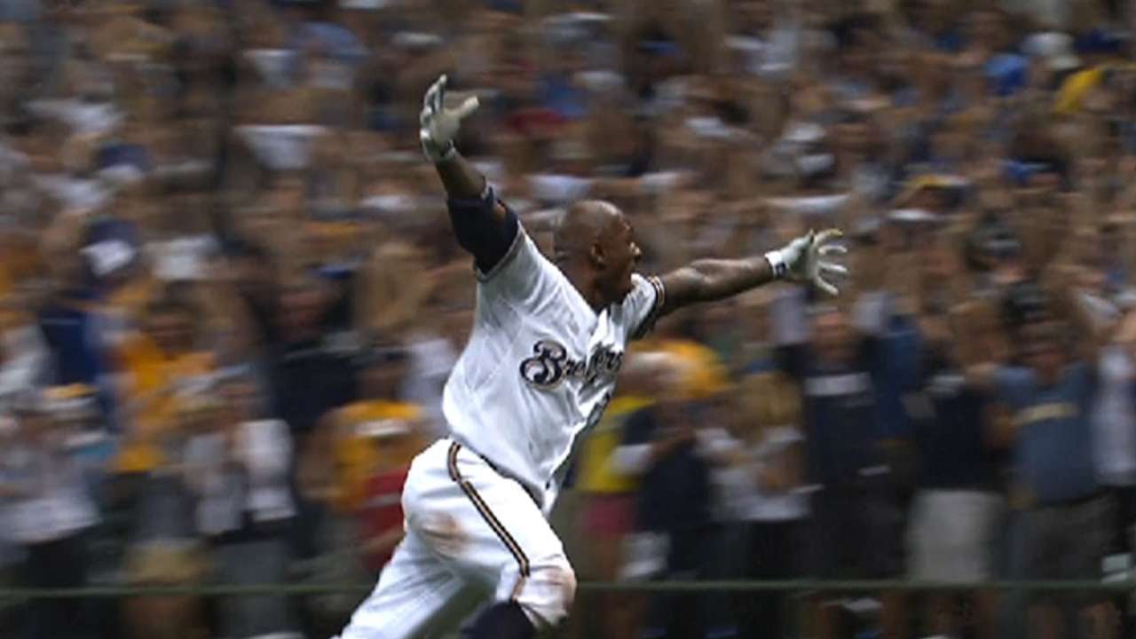 Morgan's huge game leads Brewers to NLCS