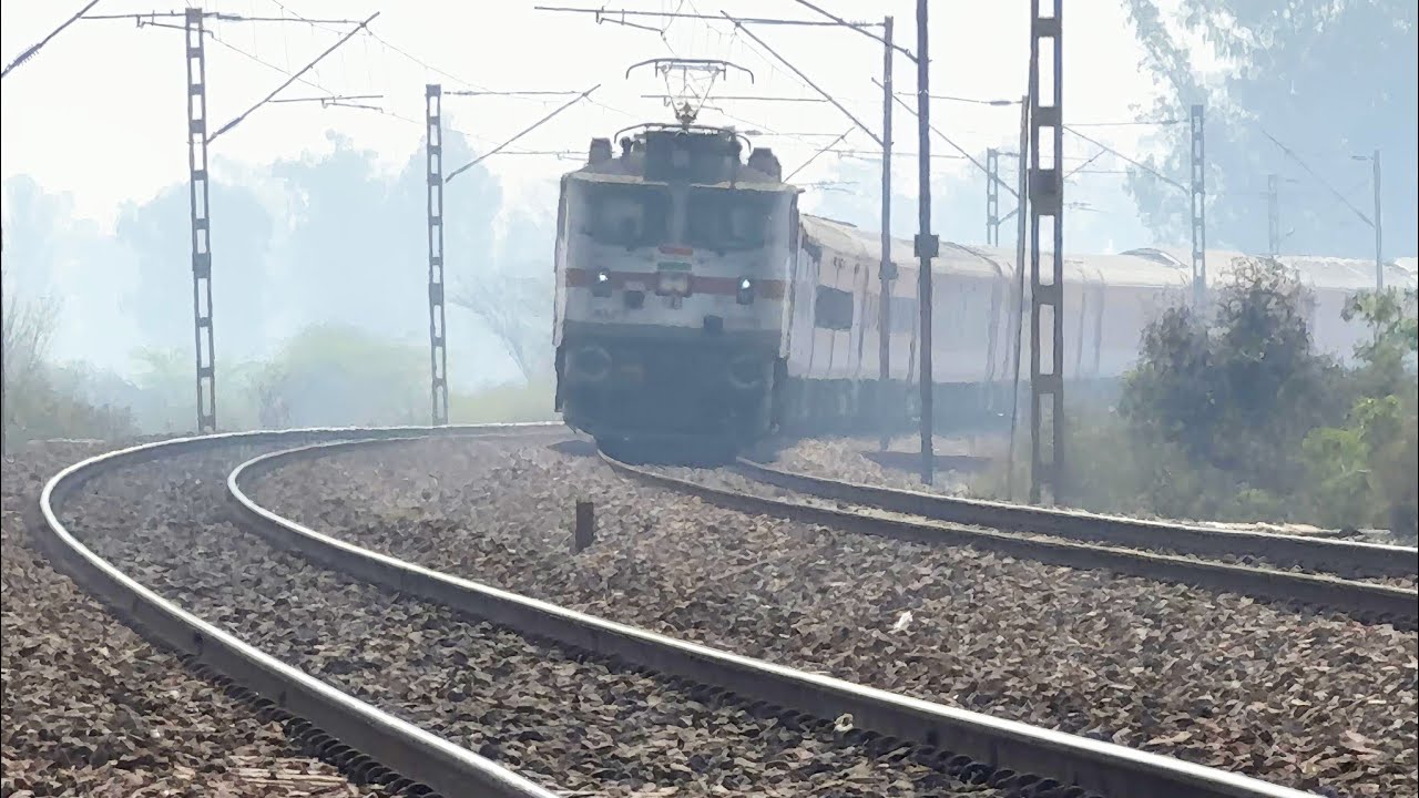 🔥 🔥 Chandigarh To Delhi Superfast Train Experience – Vande Bharat Express any many more  Vlog!