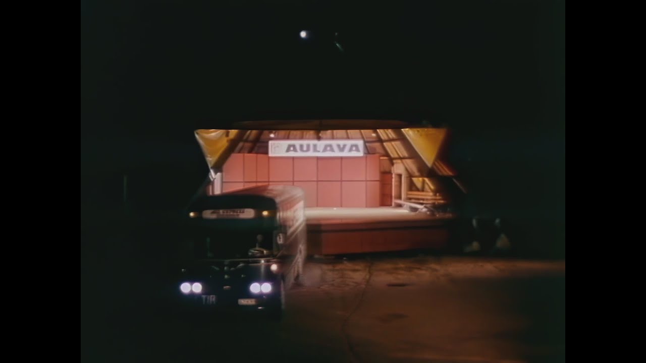 Hurriganes lähtee Aulavalta. Ennen 1980 ja nyt 2025.