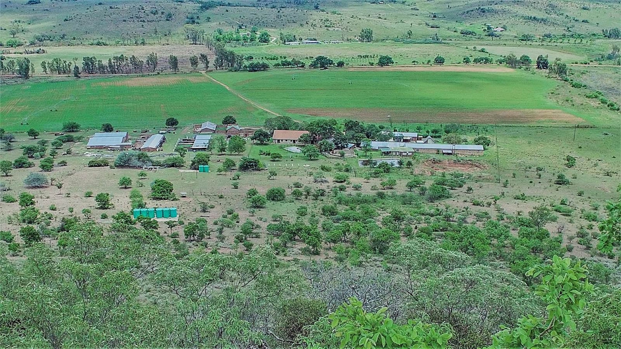 165 ha farm for sale in Limpopo | Bela Bela And Bushveld | Modimolle Nylstroom | Modimo |