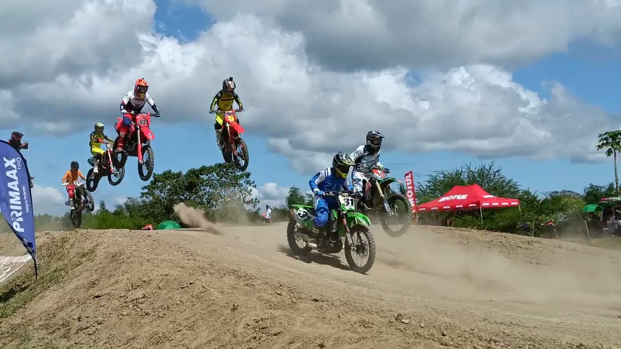 Pro Open first heat.Bornok Mangosong vs Joel Evans.Round 5 of Motul YAMAHA.Davson race track