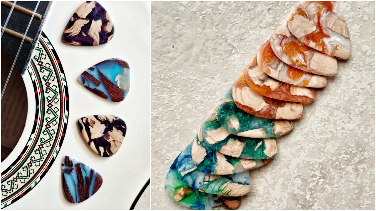 Handmade guitar picks (wood and epoxy resin). Plettri in legno e resina epossidica