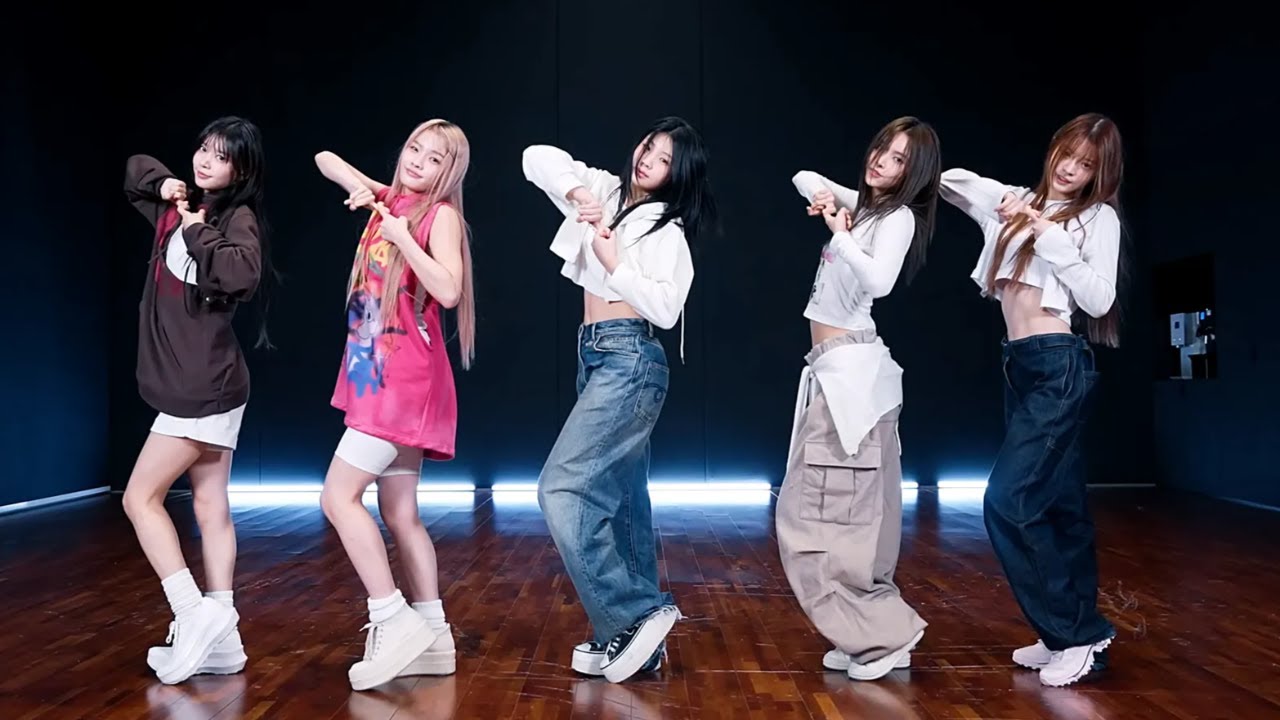 ILLIT - &lsquo;Cherish (My Love)&rsquo; Dance Practice [MIRRORED]