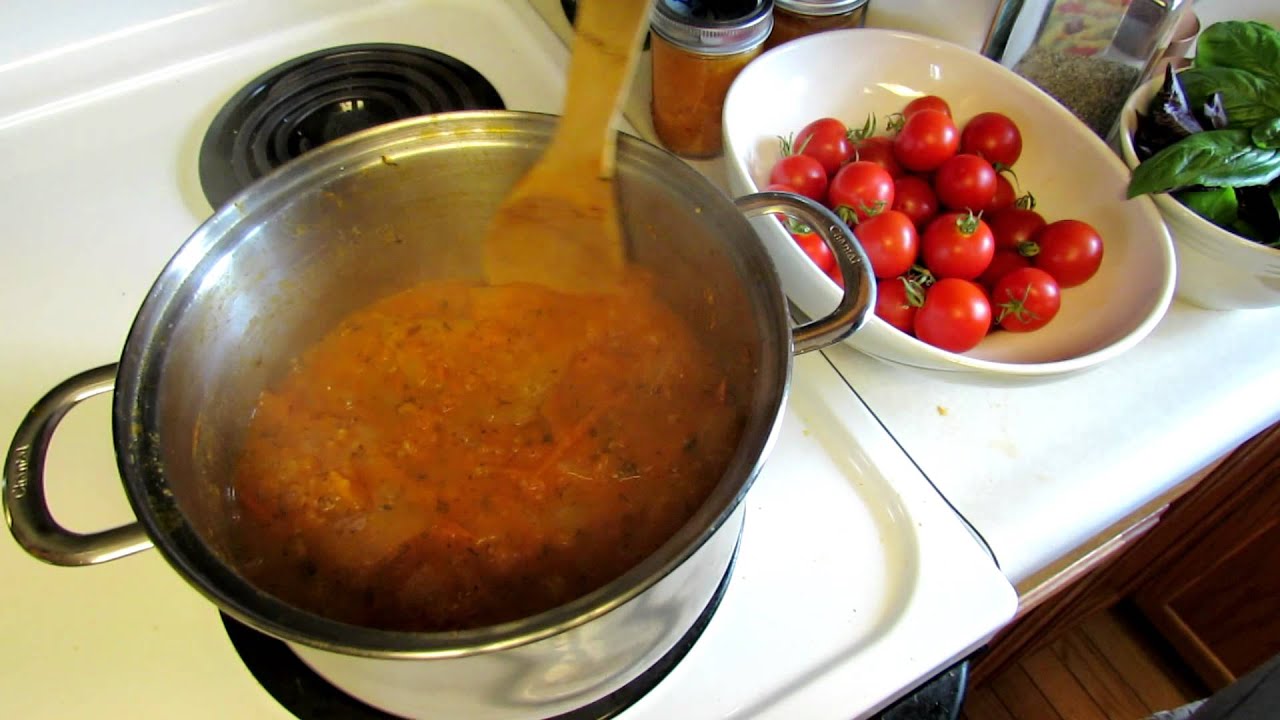 Recipe: Rustic Heirloom Tomato & Herb Pasta Sauce