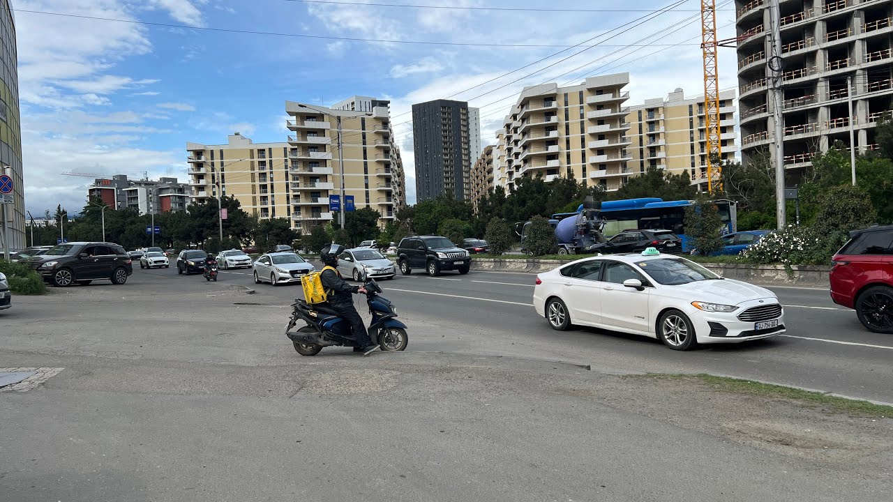 Тбилиси. Что происходит на набережной? За сколько времени можно добраться из Дигоми до Авлабара.