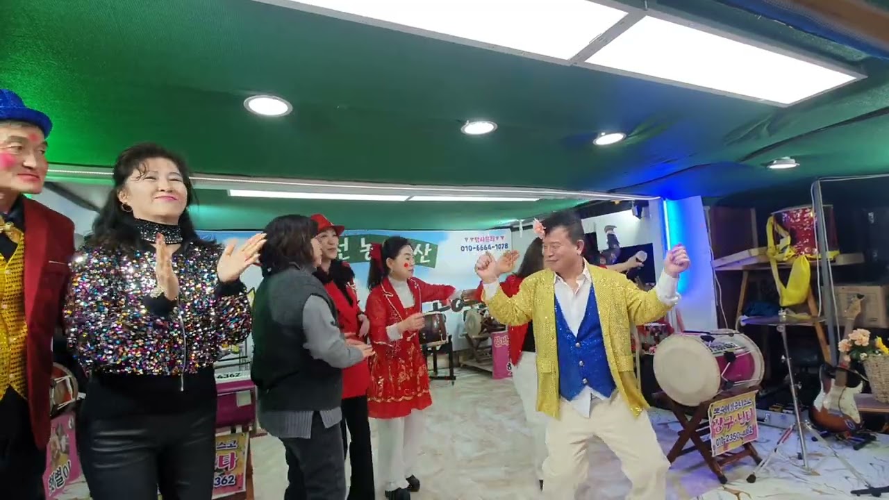 #사랑님 #원곡김용임 #포천 #농축산 #햇별이품바 #님공연장에서~~진순이가 노래 ㅎㅎ