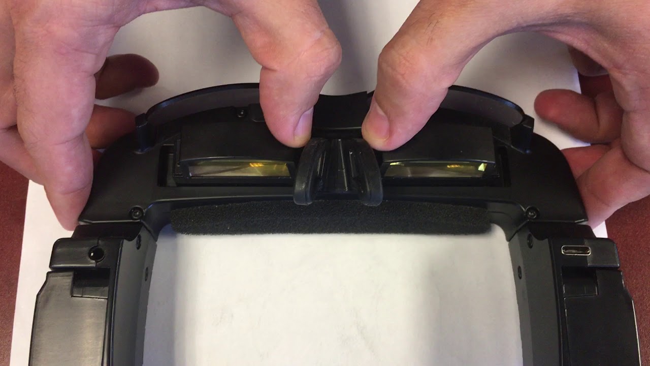 Inter Pupillary Distance (IPD) Adjustment