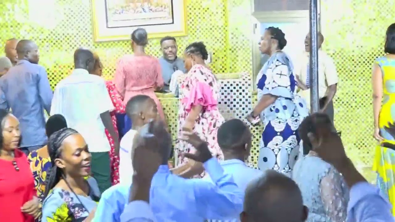 MZEE WA UPAKO (HAYO MAPENDO)