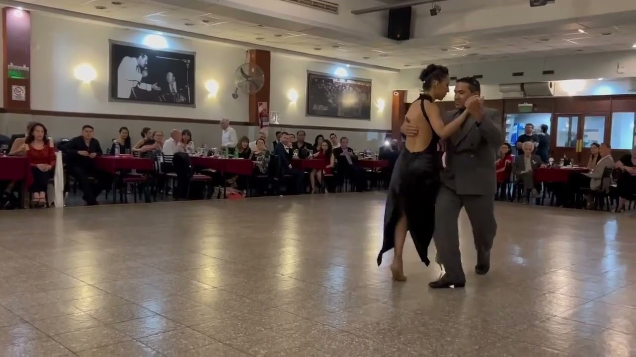 Cristian Cisneros y Verónica Rue - La Baldosa 1/3